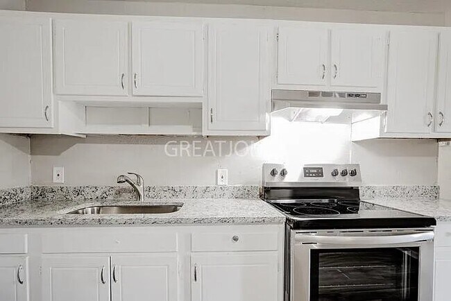 Foto del edificio - 6 Hitching Post Ct