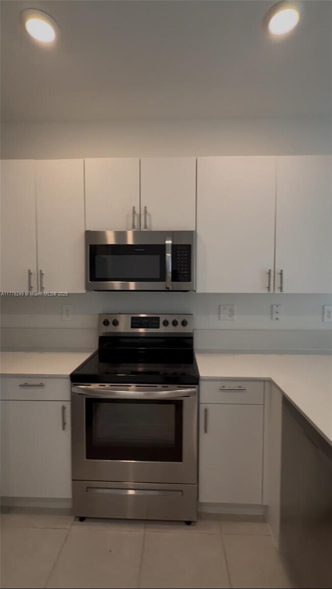 Building Photo - 13265 SW 286th Terrace