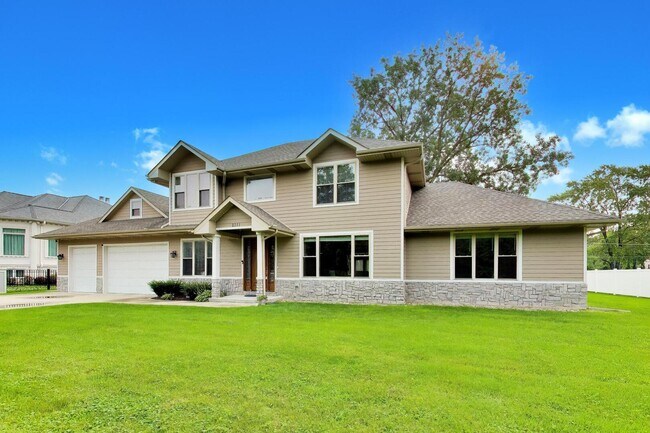 Building Photo - 2311 N Arlington Heights Rd