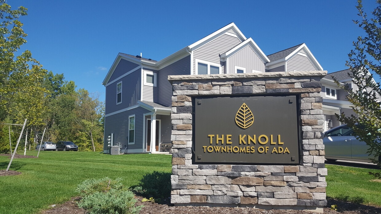 The Knoll Townhomes of Ada Grand Rapids, MI