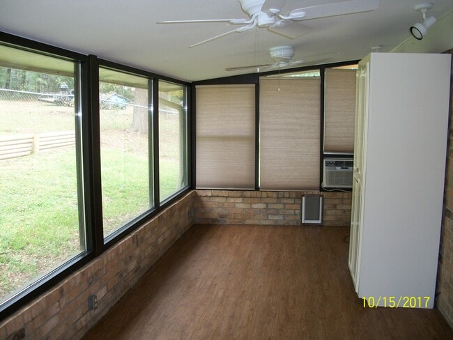 Building Photo - 206 Cedarcrest Dr