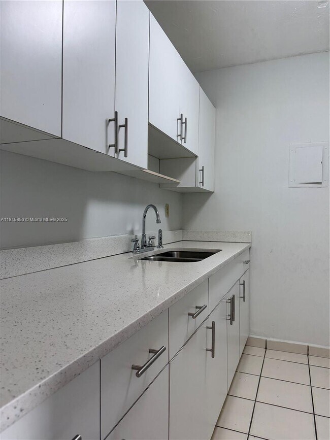 Foto del edificio - 5501 NW 7th St