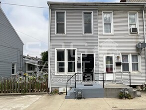 Building Photo - 659 W College Ave