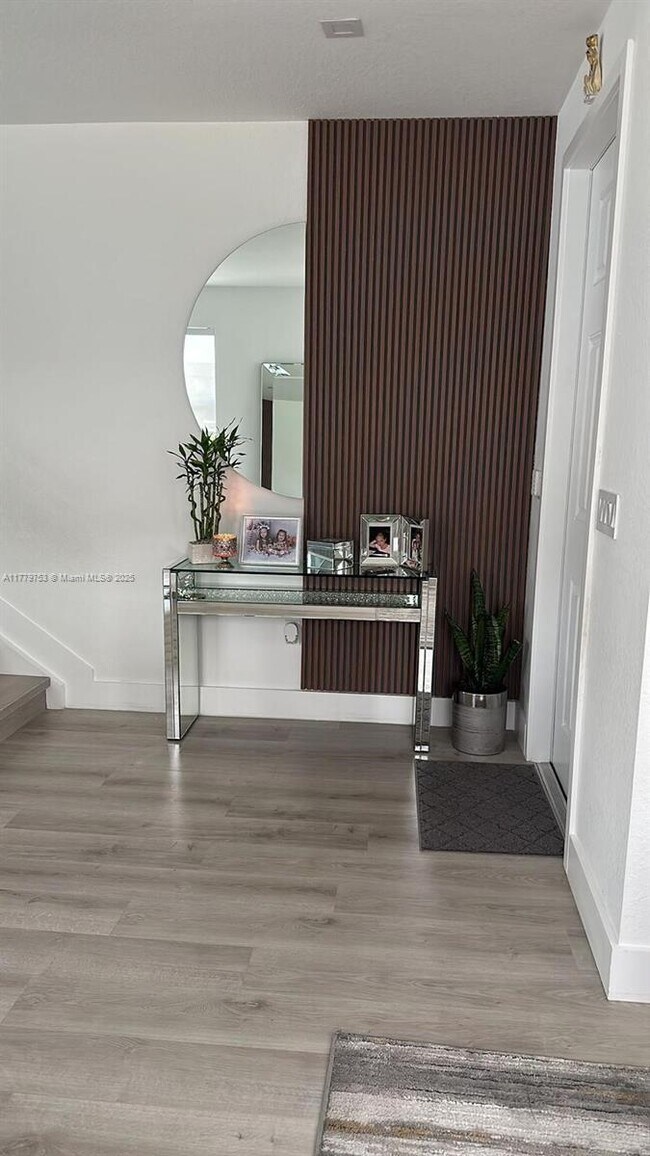 Foto del edificio - 10908 W 32nd Ln