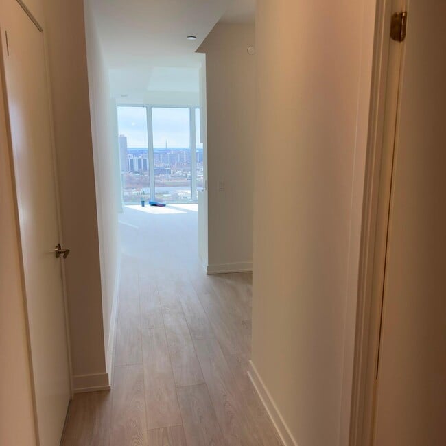 Building Photo - 5 Quarrington Ln
