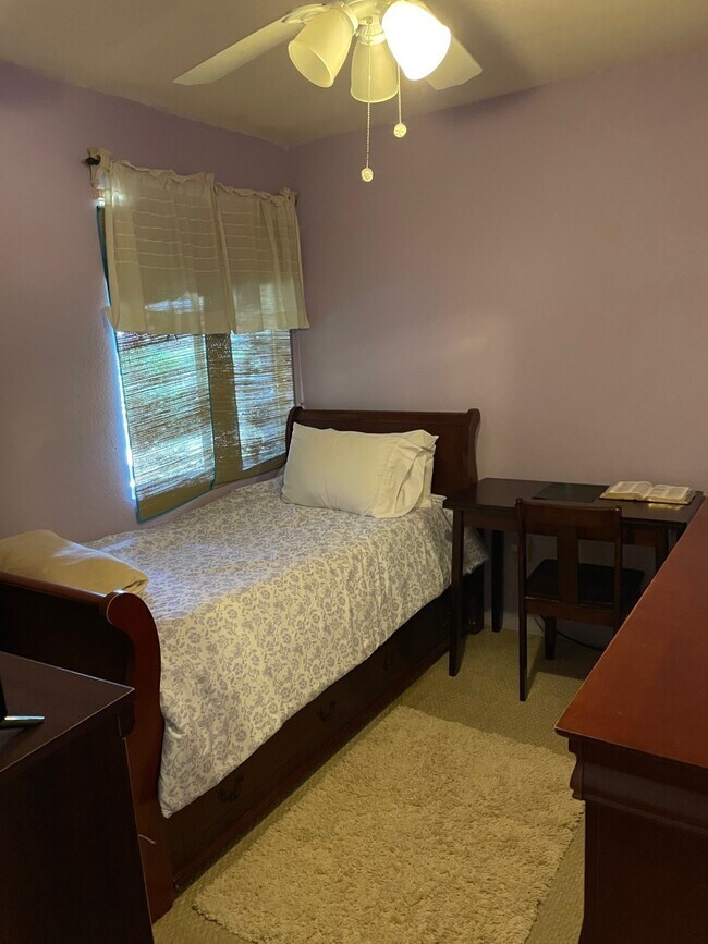 Guest bedroom - 1716 Rodear Rd