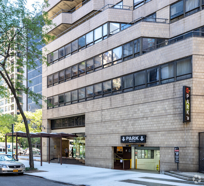 Building Photo - Dag Hammarskjold Towers