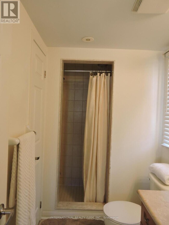 Building Photo - 710 Neighbourhood Cir