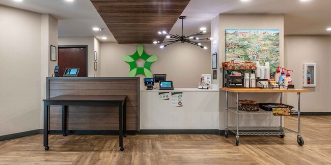 Lobby and Guest Check-in - Extended Stay America Premier Suites