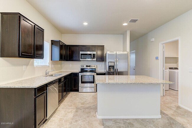 Building Photo - 2403 E Alida Trail