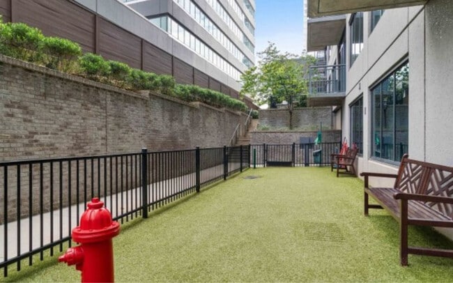 Foto del edificio - 3380 Peachtree Rd NE