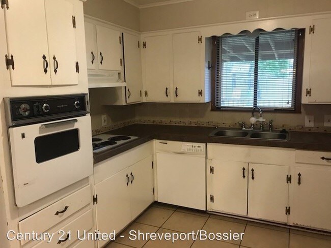 Building Photo - 3 br, 1.5 bath House - 1602 Shady Grove Dr.