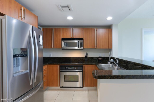 Foto del edificio - 2 br, 2 bath House - 610 Clematis St Apt 406