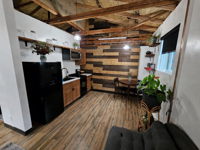 Foto del edificio - 1166 W Grovecenter St