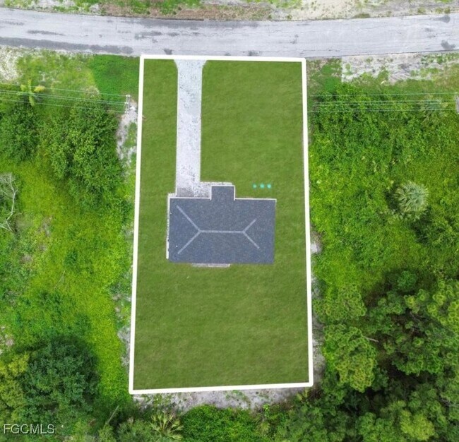 Foto del edificio - 382 McArthur Blvd