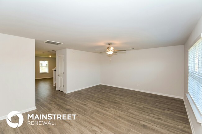 Building Photo - 2425 Alberto Dr