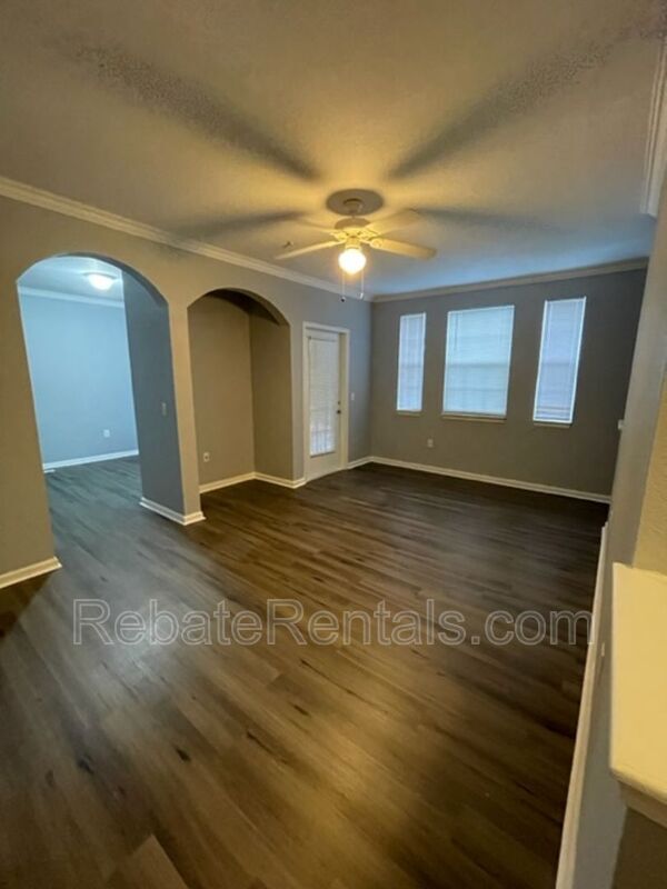 Foto del edificio - 10075 Gate Pkwy N