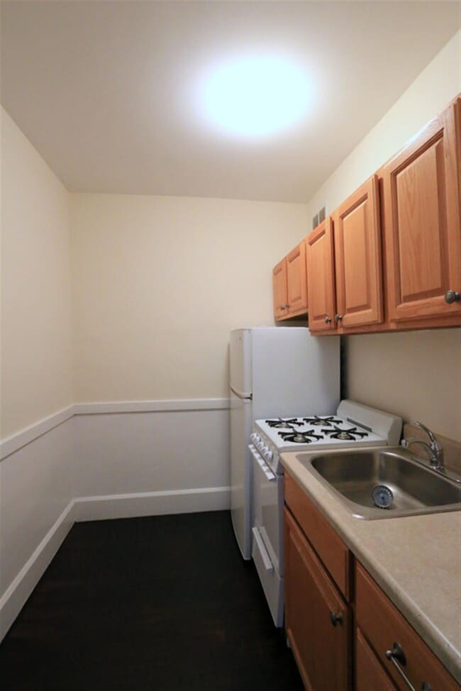 Building Photo - 158 Summer St
