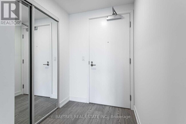 Photo du bâtiment - 19 Western Battery Rd