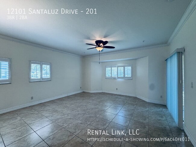 Building Photo - 12101 Santaluz Dr