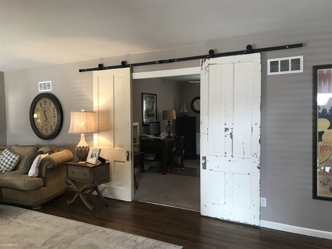Primary Photo - 3 br, 1.5 bath House - 5622 E Douglas Ave ...