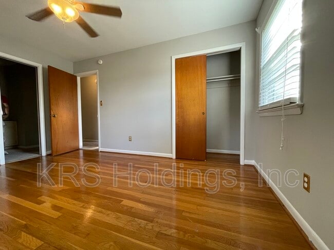 Building Photo - 157 Sheppard Dr