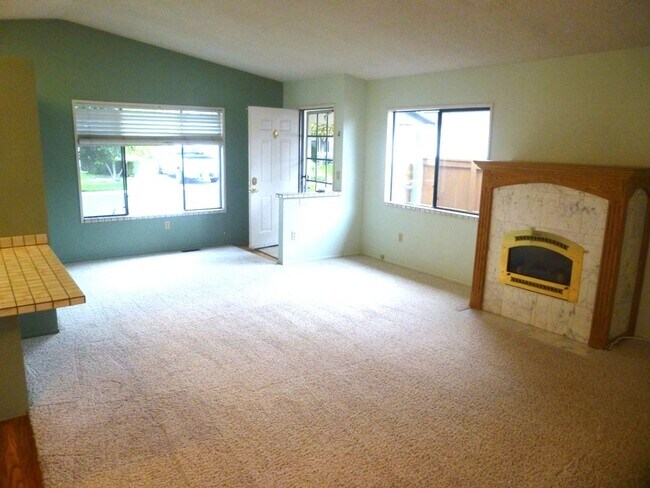 Foto del edificio - Single Level Home in Gated Community