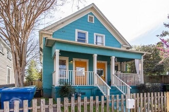 Building Photo - 276 Iswald St SE