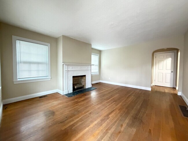 Foto del edificio - 825 Parkway Dr