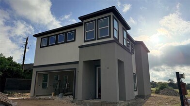 Building Photo - 1204 Friends Cv