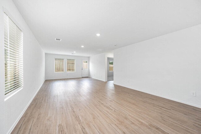 Foto del edificio - 535 Flower Reed Ct