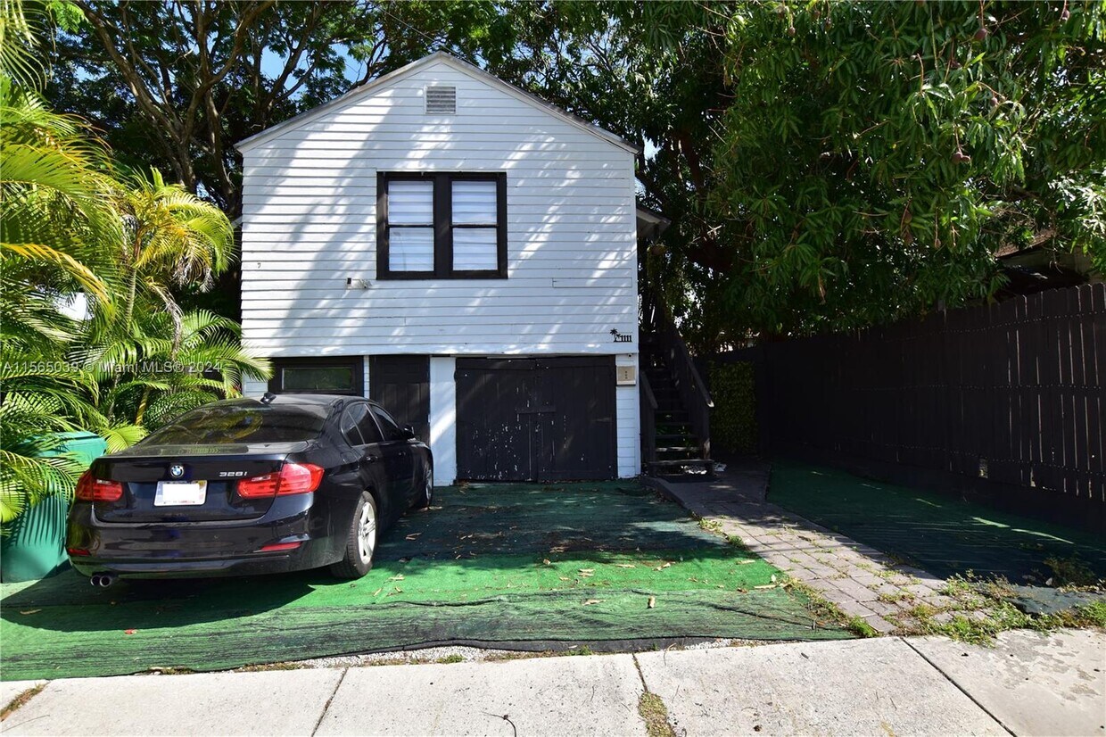 Primary Photo - 1111 SW 11th St