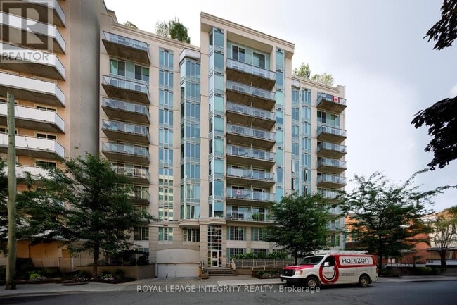 Building Photo - 138 Somerset St W