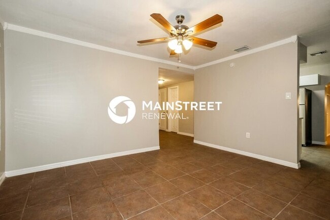 Building Photo - 3 Bedroom Pet-Friendly Home in Temple Terrace, FL with Main Street Renewal