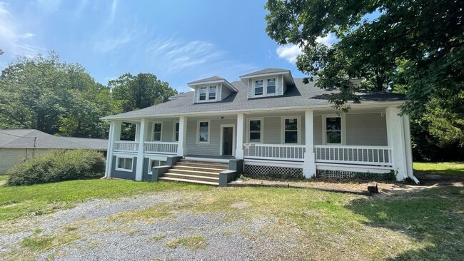 Building Photo - 128 College Cir