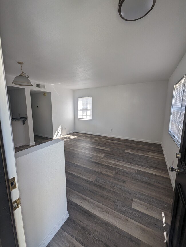 Living area - 3074 Sir Hamilton Cir