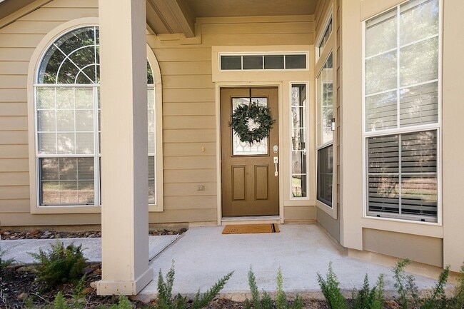 Foto del edificio - 182 N Valley Oaks Cir