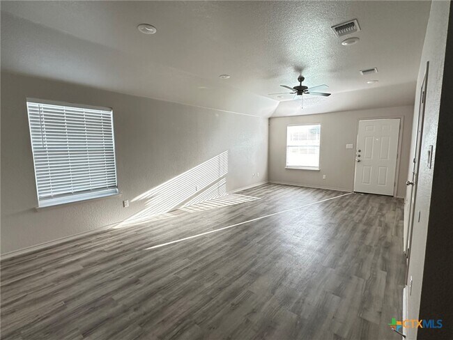 Building Photo - 2424 FM 1113