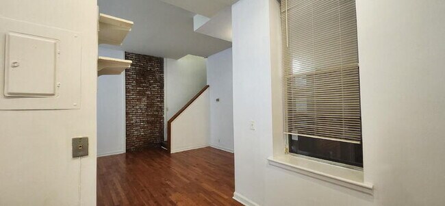 Foto del edificio - 2419 S 10th St