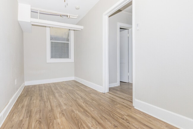 Building Photo - Furlow Apartments