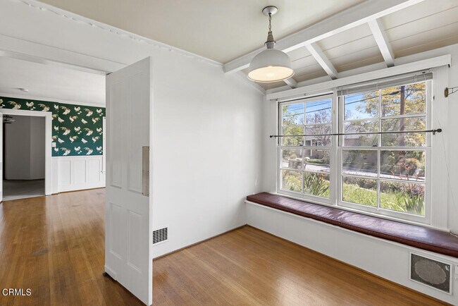 Building Photo - 5319 Rockview Terrace