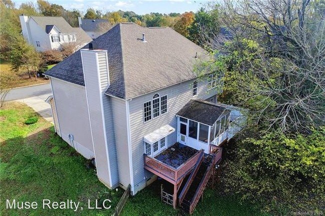 Building Photo - 4 br, 2.5 bath House - 4037 Bamborough Drive