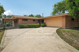 Building Photo - 106 Springwood Ln