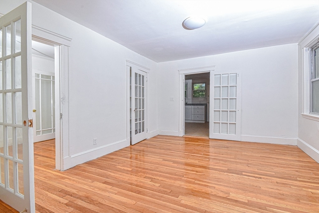 Primary Photo - 19 Ronan St