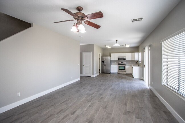 Building Photo - 4 BED 2.5 BATH IN JOHNSON RANCH, SAN TAN V...