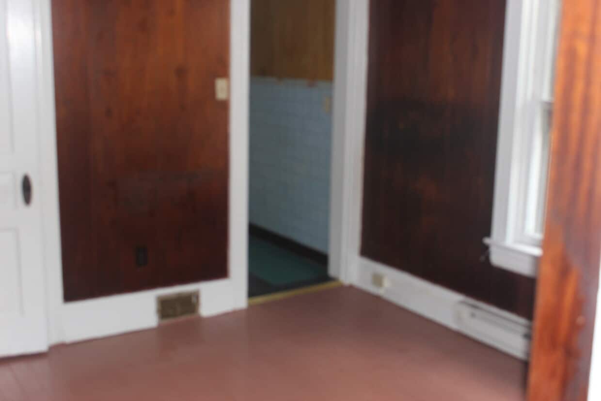 Living room - 65 N Main St
