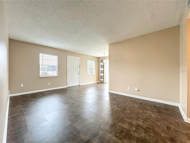 Building Photo - 4223 Parkside Dr