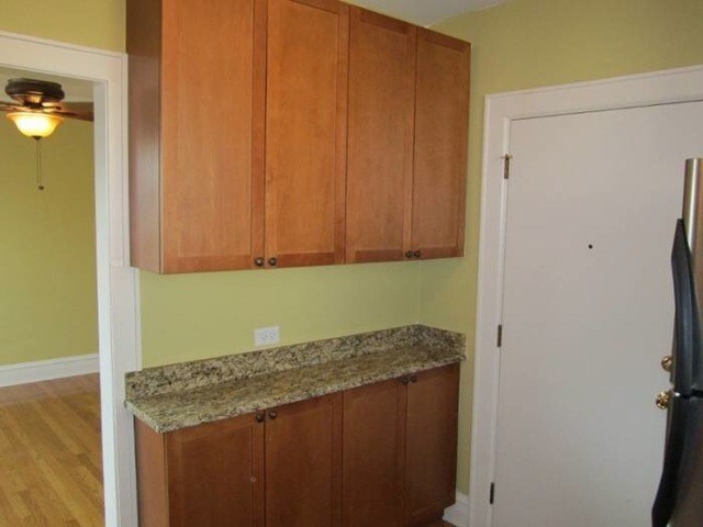 Building Photo - 6045 N Talman Ave