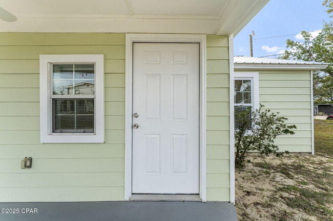 Foto del edificio - 1020 E 14th Ct