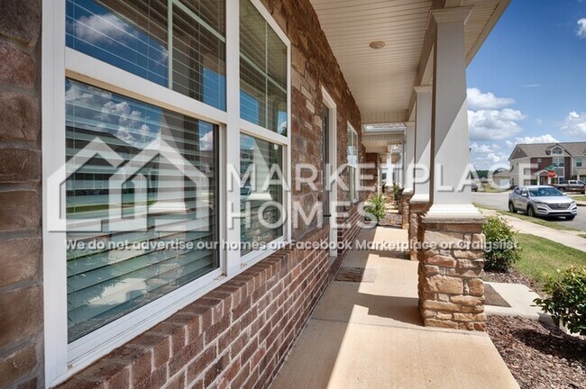 Foto del edificio - 417 Edgebrook Dr